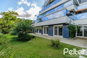 Apartamento Garden à venda com 173m², 3 dormitórios, 3 suítes, 4 vagas, no bairro Vila Assunção em Porto Alegre