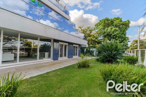 Apartamento Garden à venda com 173m², 3 dormitórios, 3 suítes, 4 vagas, no bairro Vila Assunção em Porto Alegre