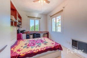 Casa à venda com 442m², 3 dormitórios, 1 suíte, 4 vagas, no bairro Vila Conceição em Porto Alegre