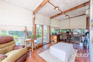 Casa à venda com 442m², 3 dormitórios, 1 suíte, 4 vagas, no bairro Vila Conceição em Porto Alegre