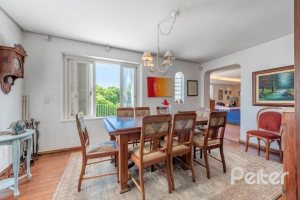 Casa à venda com 442m², 3 dormitórios, 1 suíte, 4 vagas, no bairro Vila Conceição em Porto Alegre