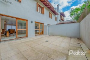 Casa em Condomínio à venda com 334m², 4 dormitórios, 1 suíte, 2 vagas, no bairro Jardim Isabel em Porto Alegre