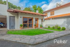 Casa em Condomínio à venda com 334m², 4 dormitórios, 1 suíte, 2 vagas, no bairro Jardim Isabel em Porto Alegre