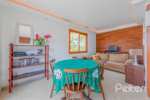 Casa em Condomínio à venda com 334m², 4 dormitórios, 1 suíte, 2 vagas, no bairro Jardim Isabel em Porto Alegre