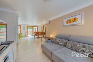 Casa em Condomínio à venda com 334m², 4 dormitórios, 1 suíte, 2 vagas, no bairro Jardim Isabel em Porto Alegre