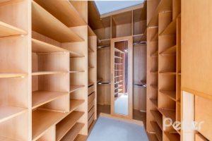 Casa à venda com 217m², 3 dormitórios, 1 suíte, 2 vagas, no bairro Ipanema / Imperial Parque em Porto Alegre