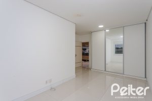 Casa em Condomínio à venda com 503m², 4 dormitórios, 4 suítes, 4 vagas, no bairro Terra Ville em PORTO ALEGRE