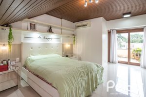 Casa em Condomínio à venda com 205m², 4 dormitórios, 2 suítes, 2 vagas, no bairro Ipanema em Porto Alegre