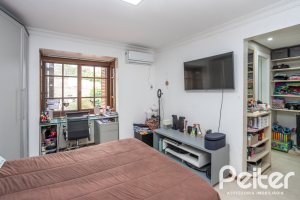 Casa em Condomínio à venda com 205m², 4 dormitórios, 2 suítes, 2 vagas, no bairro Ipanema em Porto Alegre