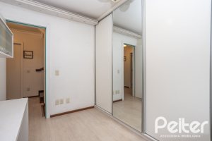 Casa em Condomínio à venda com 205m², 4 dormitórios, 2 suítes, 2 vagas, no bairro Ipanema em Porto Alegre