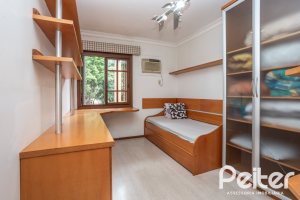 Casa em Condomínio à venda com 205m², 4 dormitórios, 2 suítes, 2 vagas, no bairro Ipanema em Porto Alegre