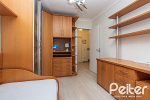 Casa em Condomínio à venda com 205m², 4 dormitórios, 2 suítes, 2 vagas, no bairro Ipanema em Porto Alegre