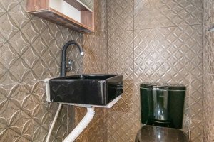 Casa à venda com 430m², 4 dormitórios, 3 suítes, 6 vagas, no bairro Vila Assunção em Porto Alegre