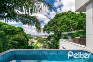 Casa à venda com 430m², 4 dormitórios, 3 suítes, 6 vagas, no bairro Vila Assunção em Porto Alegre