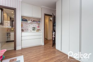 Casa em Condomínio à venda com 199m², 3 dormitórios, 3 suítes, 2 vagas, no bairro Vila Assunção em Porto Alegre