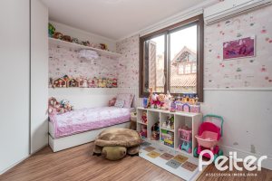 Casa em Condomínio à venda com 199m², 3 dormitórios, 3 suítes, 2 vagas, no bairro Vila Assunção em Porto Alegre