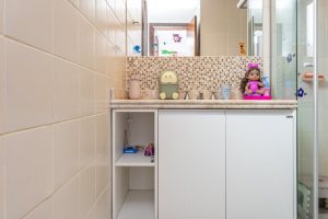 Casa em Condomínio à venda com 199m², 3 dormitórios, 3 suítes, 2 vagas, no bairro Vila Assunção em Porto Alegre