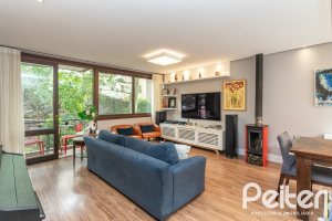 Casa em Condomínio à venda com 199m², 3 dormitórios, 3 suítes, 2 vagas, no bairro Vila Assunção em Porto Alegre