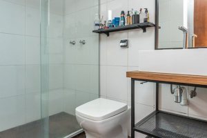 Casa em Condomínio à venda com 199m², 3 dormitórios, 3 suítes, 2 vagas, no bairro Vila Assunção em Porto Alegre