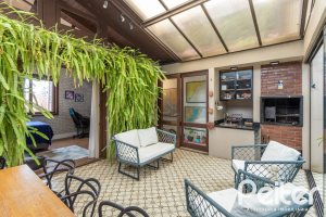 Casa em Condomínio à venda com 199m², 3 dormitórios, 3 suítes, 2 vagas, no bairro Vila Assunção em Porto Alegre