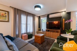 Casa à venda com 332m², 4 dormitórios, 2 suítes, 3 vagas, no bairro Tristeza em Porto Alegre