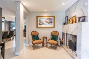 Casa à venda com 332m², 4 dormitórios, 2 suítes, 3 vagas, no bairro Tristeza em Porto Alegre