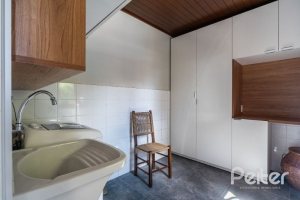 Casa à venda com 332m², 4 dormitórios, 2 suítes, 3 vagas, no bairro Tristeza em Porto Alegre