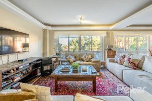 Casa à venda com 449m², 4 dormitórios, 4 suítes, 4 vagas, no bairro Jardim Isabel em Porto Alegre