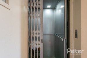 Casa à venda com 449m², 4 dormitórios, 4 suítes, 4 vagas, no bairro Jardim Isabel em Porto Alegre