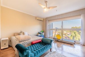 Casa à venda com 449m², 4 dormitórios, 4 suítes, 4 vagas, no bairro Jardim Isabel em Porto Alegre