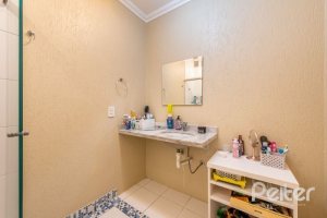 Casa à venda com 449m², 4 dormitórios, 4 suítes, 4 vagas, no bairro Jardim Isabel em Porto Alegre