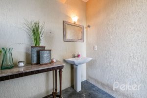 Casa à venda com 449m², 4 dormitórios, 4 suítes, 4 vagas, no bairro Jardim Isabel em Porto Alegre