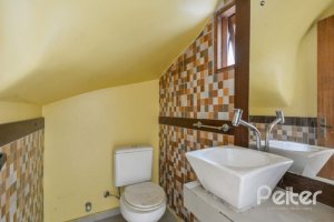 Casa à venda com 206m², 3 dormitórios, 1 suíte, 2 vagas, no bairro Ipanema em Porto Alegre