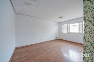 Casa à venda com 206m², 3 dormitórios, 1 suíte, 2 vagas, no bairro Ipanema em Porto Alegre