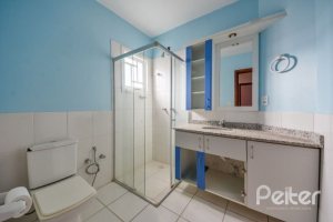 Casa à venda com 206m², 3 dormitórios, 1 suíte, 2 vagas, no bairro Ipanema em Porto Alegre