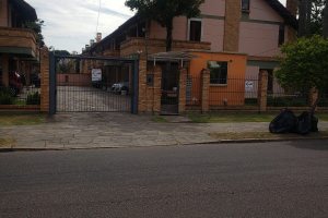 Casa em Condomínio à venda com 233m², 3 dormitórios, 1 suíte, 2 vagas, no bairro Tristeza em Porto Alegre