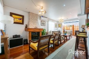 Casa em Condomínio à venda com 233m², 3 dormitórios, 1 suíte, 2 vagas, no bairro Tristeza em Porto Alegre