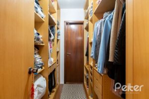 Casa em Condomínio à venda com 233m², 3 dormitórios, 1 suíte, 2 vagas, no bairro Tristeza em Porto Alegre