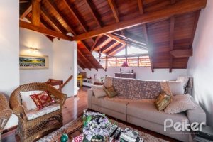 Casa em Condomínio à venda com 233m², 3 dormitórios, 1 suíte, 2 vagas, no bairro Tristeza em Porto Alegre