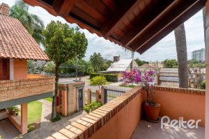 Casa em Condomínio à venda com 233m², 3 dormitórios, 1 suíte, 2 vagas, no bairro Tristeza em Porto Alegre