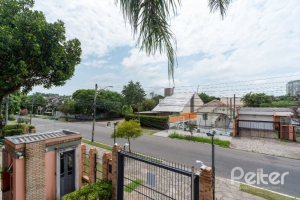 Casa em Condomínio à venda com 233m², 3 dormitórios, 1 suíte, 2 vagas, no bairro Tristeza em Porto Alegre