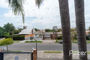 Casa em Condomínio à venda com 233m², 3 dormitórios, 1 suíte, 2 vagas, no bairro Tristeza em Porto Alegre