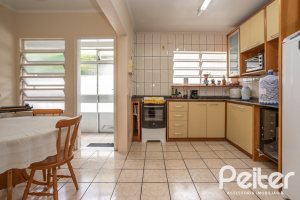 Casa em Condomínio à venda com 198m², 3 dormitórios, 1 suíte, 6 vagas, no bairro Tristeza em Porto Alegre