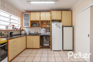 Casa em Condomínio à venda com 198m², 3 dormitórios, 1 suíte, 6 vagas, no bairro Tristeza em Porto Alegre