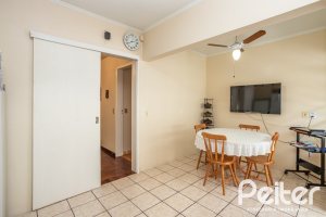 Casa em Condomínio à venda com 198m², 3 dormitórios, 1 suíte, 6 vagas, no bairro Tristeza em Porto Alegre