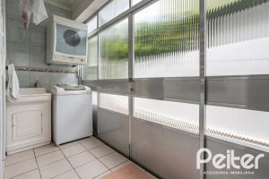 Casa em Condomínio à venda com 198m², 3 dormitórios, 1 suíte, 6 vagas, no bairro Tristeza em Porto Alegre