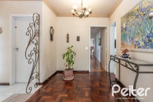 Casa em Condomínio à venda com 198m², 3 dormitórios, 1 suíte, 6 vagas, no bairro Tristeza em Porto Alegre