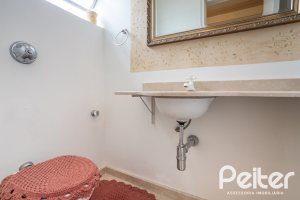 Casa em Condomínio à venda com 198m², 3 dormitórios, 1 suíte, 6 vagas, no bairro Tristeza em Porto Alegre