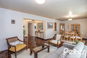 Casa em Condomínio à venda com 198m², 3 dormitórios, 1 suíte, 6 vagas, no bairro Tristeza em Porto Alegre