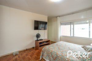 Casa em Condomínio à venda com 198m², 3 dormitórios, 1 suíte, 6 vagas, no bairro Tristeza em Porto Alegre